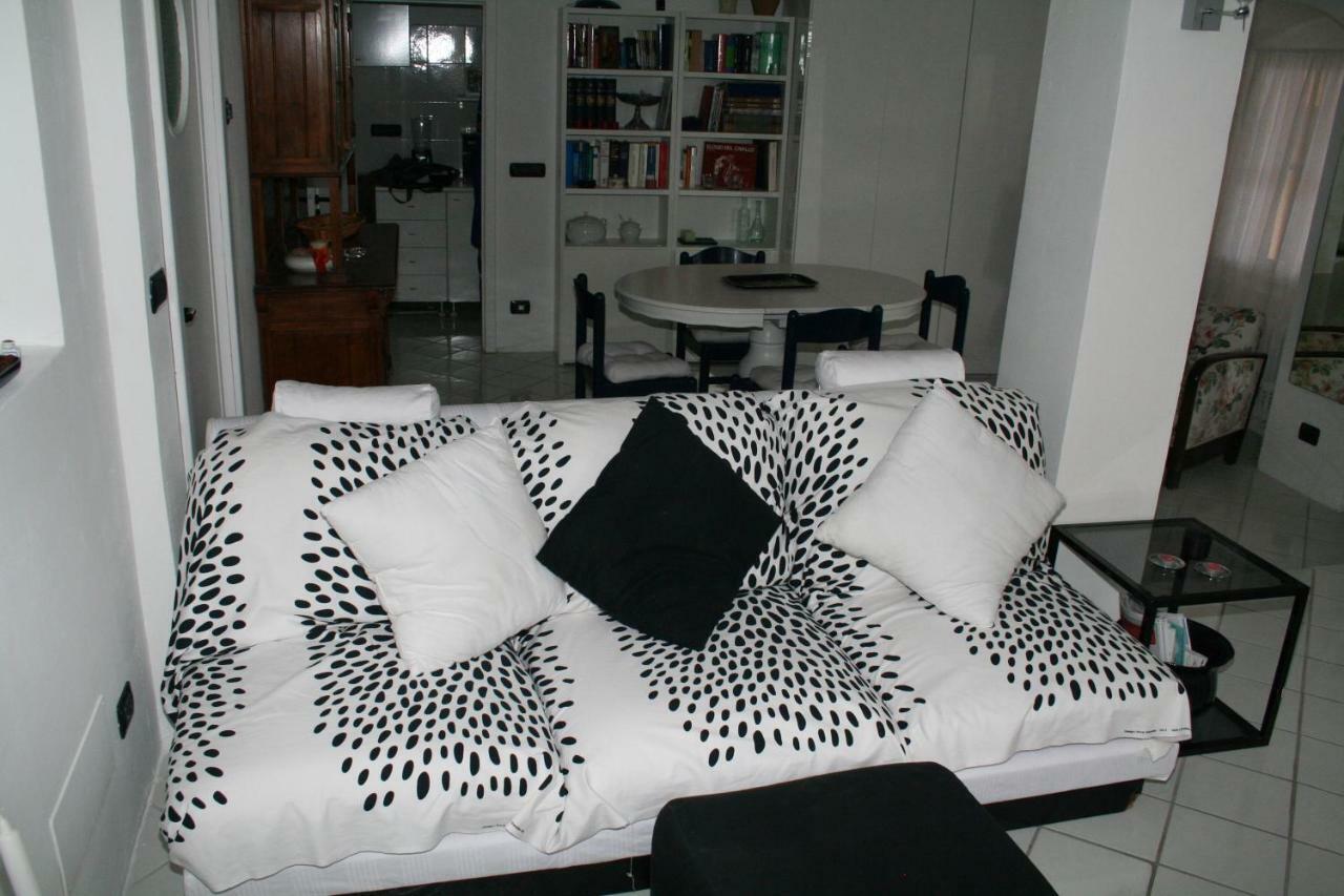 Casetta Bianca Sul Mare โบลยาสโค ภายนอก รูปภาพ